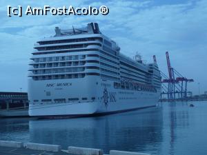 [P20] MSC Musica în portul Malaga » foto by Yolanda
 - 
<span class="allrVoted glyphicon glyphicon-heart hidden" id="av821127"></span>
<a class="m-l-10 hidden" id="sv821127" onclick="voting_Foto_DelVot(,821127,14438)" role="button">șterge vot <span class="glyphicon glyphicon-remove"></span></a>
<a id="v9821127" class=" c-red"  onclick="voting_Foto_SetVot(821127)" role="button"><span class="glyphicon glyphicon-heart-empty"></span> <b>LIKE</b> = Votează poza</a> <img class="hidden"  id="f821127W9" src="/imagini/loader.gif" border="0" /><span class="AjErrMes hidden" id="e821127ErM"></span>