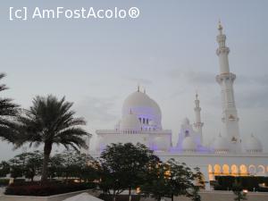 [P10] SHEIKH ZAYED GRAND MOSQUE » foto by Noha
 - 
<span class="allrVoted glyphicon glyphicon-heart hidden" id="av707298"></span>
<a class="m-l-10 hidden" id="sv707298" onclick="voting_Foto_DelVot(,707298,14438)" role="button">șterge vot <span class="glyphicon glyphicon-remove"></span></a>
<a id="v9707298" class=" c-red"  onclick="voting_Foto_SetVot(707298)" role="button"><span class="glyphicon glyphicon-heart-empty"></span> <b>LIKE</b> = Votează poza</a> <img class="hidden"  id="f707298W9" src="/imagini/loader.gif" border="0" /><span class="AjErrMes hidden" id="e707298ErM"></span>