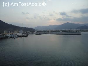 [P18] imagine port Khor al Fakkan » foto by Noha
 - 
<span class="allrVoted glyphicon glyphicon-heart hidden" id="av707306"></span>
<a class="m-l-10 hidden" id="sv707306" onclick="voting_Foto_DelVot(,707306,14438)" role="button">șterge vot <span class="glyphicon glyphicon-remove"></span></a>
<a id="v9707306" class=" c-red"  onclick="voting_Foto_SetVot(707306)" role="button"><span class="glyphicon glyphicon-heart-empty"></span> <b>LIKE</b> = Votează poza</a> <img class="hidden"  id="f707306W9" src="/imagini/loader.gif" border="0" /><span class="AjErrMes hidden" id="e707306ErM"></span>