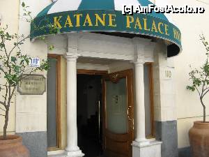 [P10] Intrarea in hotelul Katane Palace - Catania » foto by vlado2
 - 
<span class="allrVoted glyphicon glyphicon-heart hidden" id="av454543"></span>
<a class="m-l-10 hidden" id="sv454543" onclick="voting_Foto_DelVot(,454543,14971)" role="button">șterge vot <span class="glyphicon glyphicon-remove"></span></a>
<a id="v9454543" class=" c-red"  onclick="voting_Foto_SetVot(454543)" role="button"><span class="glyphicon glyphicon-heart-empty"></span> <b>LIKE</b> = Votează poza</a> <img class="hidden"  id="f454543W9" src="/imagini/loader.gif" border="0" /><span class="AjErrMes hidden" id="e454543ErM"></span>