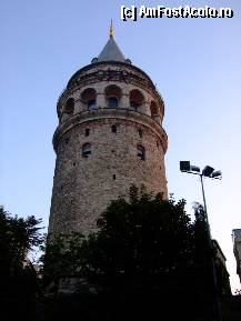 [P06] Turnul Galata (Galata Kulesi) a dominat Beyoglu (cartier) inca din 1348 el fiind construit de o colonie genoveza ca parte din fortificatie si servea ca turn de observatie. Dupa ce otomanii au cucerit Istanbulul in anul 1453, turnul a devenit inchisoa » foto by GabrielaG
 - 
<span class="allrVoted glyphicon glyphicon-heart hidden" id="av289746"></span>
<a class="m-l-10 hidden" id="sv289746" onclick="voting_Foto_DelVot(,289746,14995)" role="button">șterge vot <span class="glyphicon glyphicon-remove"></span></a>
<a id="v9289746" class=" c-red"  onclick="voting_Foto_SetVot(289746)" role="button"><span class="glyphicon glyphicon-heart-empty"></span> <b>LIKE</b> = Votează poza</a> <img class="hidden"  id="f289746W9" src="/imagini/loader.gif" border="0" /><span class="AjErrMes hidden" id="e289746ErM"></span>