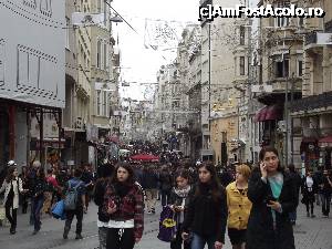 [P01] Istiklal Cadessi aglomerată » foto by irinad
 - 
<span class="allrVoted glyphicon glyphicon-heart hidden" id="av696224"></span>
<a class="m-l-10 hidden" id="sv696224" onclick="voting_Foto_DelVot(,696224,14995)" role="button">șterge vot <span class="glyphicon glyphicon-remove"></span></a>
<a id="v9696224" class=" c-red"  onclick="voting_Foto_SetVot(696224)" role="button"><span class="glyphicon glyphicon-heart-empty"></span> <b>LIKE</b> = Votează poza</a> <img class="hidden"  id="f696224W9" src="/imagini/loader.gif" border="0" /><span class="AjErrMes hidden" id="e696224ErM"></span>