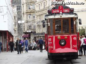 [P02] Tramvaiul de epocă, în turceşte Nostaljik Tramvay ce circulă prin mijlocul străzii Istiklal » foto by irinad
 - 
<span class="allrVoted glyphicon glyphicon-heart hidden" id="av696225"></span>
<a class="m-l-10 hidden" id="sv696225" onclick="voting_Foto_DelVot(,696225,14995)" role="button">șterge vot <span class="glyphicon glyphicon-remove"></span></a>
<a id="v9696225" class=" c-red"  onclick="voting_Foto_SetVot(696225)" role="button"><span class="glyphicon glyphicon-heart-empty"></span> <b>LIKE</b> = Votează poza</a> <img class="hidden"  id="f696225W9" src="/imagini/loader.gif" border="0" /><span class="AjErrMes hidden" id="e696225ErM"></span>