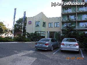 [P03] Varşovia - Best Western Hotel Felix - Latura din dreapta, spre stradă.  » foto by iulianic
 - 
<span class="allrVoted glyphicon glyphicon-heart hidden" id="av457918"></span>
<a class="m-l-10 hidden" id="sv457918" onclick="voting_Foto_DelVot(,457918,15130)" role="button">șterge vot <span class="glyphicon glyphicon-remove"></span></a>
<a id="v9457918" class=" c-red"  onclick="voting_Foto_SetVot(457918)" role="button"><span class="glyphicon glyphicon-heart-empty"></span> <b>LIKE</b> = Votează poza</a> <img class="hidden"  id="f457918W9" src="/imagini/loader.gif" border="0" /><span class="AjErrMes hidden" id="e457918ErM"></span>