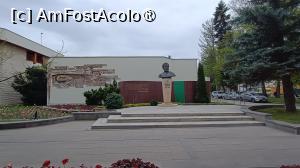 [P07] Velingrad, prin oraș. Bustul lui Nikolai Ghiaurov » foto by Dragoș_MD
 - 
<span class="allrVoted glyphicon glyphicon-heart hidden" id="av1466791"></span>
<a class="m-l-10 hidden" id="sv1466791" onclick="voting_Foto_DelVot(,1466791,15301)" role="button">șterge vot <span class="glyphicon glyphicon-remove"></span></a>
<a id="v91466791" class=" c-red"  onclick="voting_Foto_SetVot(1466791)" role="button"><span class="glyphicon glyphicon-heart-empty"></span> <b>LIKE</b> = Votează poza</a> <img class="hidden"  id="f1466791W9" src="/imagini/loader.gif" border="0" /><span class="AjErrMes hidden" id="e1466791ErM"></span>