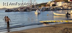 [P67] Taverna Oyster, vedere de la masă  spre port » foto by irinad
 - 
<span class="allrVoted glyphicon glyphicon-heart hidden" id="av1548536"></span>
<a class="m-l-10 hidden" id="sv1548536" onclick="voting_Foto_DelVot(,1548536,15356)" role="button">șterge vot <span class="glyphicon glyphicon-remove"></span></a>
<a id="v91548536" class=" c-red"  onclick="voting_Foto_SetVot(1548536)" role="button"><span class="glyphicon glyphicon-heart-empty"></span> <b>LIKE</b> = Votează poza</a> <img class="hidden"  id="f1548536W9" src="/imagini/loader.gif" border="0" /><span class="AjErrMes hidden" id="e1548536ErM"></span>