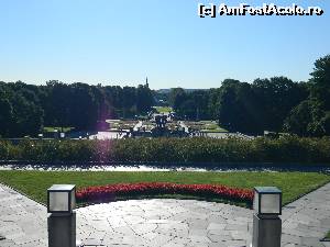 [P11] Vedere asupra parcului de la baza Monolitului, in parcul Vigeland » foto by ileanaxperta*
 - 
<span class="allrVoted glyphicon glyphicon-heart hidden" id="av595344"></span>
<a class="m-l-10 hidden" id="sv595344" onclick="voting_Foto_DelVot(,595344,15474)" role="button">șterge vot <span class="glyphicon glyphicon-remove"></span></a>
<a id="v9595344" class=" c-red"  onclick="voting_Foto_SetVot(595344)" role="button"><span class="glyphicon glyphicon-heart-empty"></span> <b>LIKE</b> = Votează poza</a> <img class="hidden"  id="f595344W9" src="/imagini/loader.gif" border="0" /><span class="AjErrMes hidden" id="e595344ErM"></span>