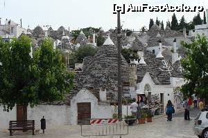 [P08] Alberobello Casutele se numesc TRULLI » foto by cristy1200
 - 
<span class="allrVoted glyphicon glyphicon-heart hidden" id="av479624"></span>
<a class="m-l-10 hidden" id="sv479624" onclick="voting_Foto_DelVot(,479624,15648)" role="button">șterge vot <span class="glyphicon glyphicon-remove"></span></a>
<a id="v9479624" class=" c-red"  onclick="voting_Foto_SetVot(479624)" role="button"><span class="glyphicon glyphicon-heart-empty"></span> <b>LIKE</b> = Votează poza</a> <img class="hidden"  id="f479624W9" src="/imagini/loader.gif" border="0" /><span class="AjErrMes hidden" id="e479624ErM"></span>