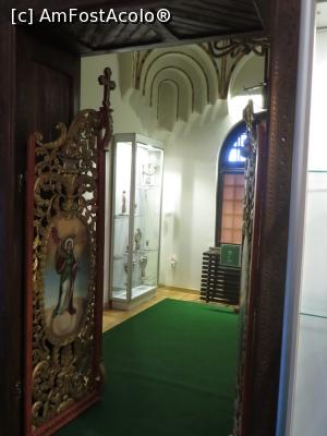 [P11] Ușile împărătești de la intrare în capela vilei.  » foto by tata123 🔱
 - 
<span class="allrVoted glyphicon glyphicon-heart hidden" id="av739982"></span>
<a class="m-l-10 hidden" id="sv739982" onclick="voting_Foto_DelVot(,739982,15684)" role="button">șterge vot <span class="glyphicon glyphicon-remove"></span></a>
<a id="v9739982" class=" c-red"  onclick="voting_Foto_SetVot(739982)" role="button"><span class="glyphicon glyphicon-heart-empty"></span> <b>LIKE</b> = Votează poza</a> <img class="hidden"  id="f739982W9" src="/imagini/loader.gif" border="0" /><span class="AjErrMes hidden" id="e739982ErM"></span>