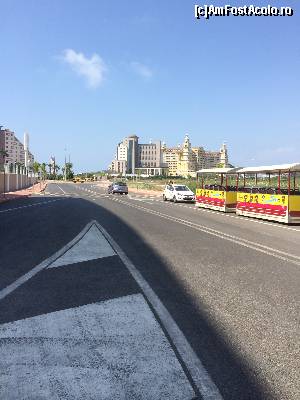 [P15] Undeva in fata este marea si acesta este trenuletul stricat care ar fi trebuit sa ne Duca la mare din 15 in 15 min.  » foto by evaromania
 - 
<span class="allrVoted glyphicon glyphicon-heart hidden" id="av517485"></span>
<a class="m-l-10 hidden" id="sv517485" onclick="voting_Foto_DelVot(,517485,15862)" role="button">șterge vot <span class="glyphicon glyphicon-remove"></span></a>
<a id="v9517485" class=" c-red"  onclick="voting_Foto_SetVot(517485)" role="button"><span class="glyphicon glyphicon-heart-empty"></span> <b>LIKE</b> = Votează poza</a> <img class="hidden"  id="f517485W9" src="/imagini/loader.gif" border="0" /><span class="AjErrMes hidden" id="e517485ErM"></span>