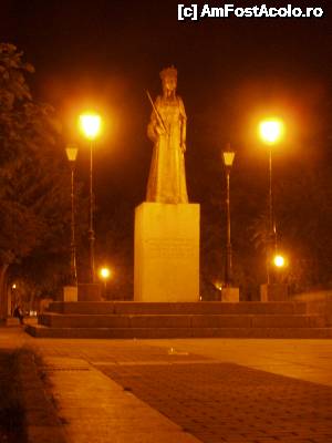 [P21] Statuia reginei din Madrigal de las Altas Torres.  » foto by alinaro
 - 
<span class="allrVoted glyphicon glyphicon-heart hidden" id="av500948"></span>
<a class="m-l-10 hidden" id="sv500948" onclick="voting_Foto_DelVot(,500948,16214)" role="button">șterge vot <span class="glyphicon glyphicon-remove"></span></a>
<a id="v9500948" class=" c-red"  onclick="voting_Foto_SetVot(500948)" role="button"><span class="glyphicon glyphicon-heart-empty"></span> <b>LIKE</b> = Votează poza</a> <img class="hidden"  id="f500948W9" src="/imagini/loader.gif" border="0" /><span class="AjErrMes hidden" id="e500948ErM"></span>