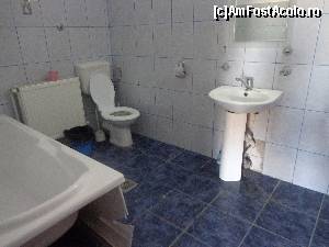 [P15] Mănăstirea Colilia - baia camerei de oaspeți în care am fost găzduiți pentru o noapte » foto by mariana.olaru
 - 
<span class="allrVoted glyphicon glyphicon-heart hidden" id="av503250"></span>
<a class="m-l-10 hidden" id="sv503250" onclick="voting_Foto_DelVot(,503250,16273)" role="button">șterge vot <span class="glyphicon glyphicon-remove"></span></a>
<a id="v9503250" class=" c-red"  onclick="voting_Foto_SetVot(503250)" role="button"><span class="glyphicon glyphicon-heart-empty"></span> <b>LIKE</b> = Votează poza</a> <img class="hidden"  id="f503250W9" src="/imagini/loader.gif" border="0" /><span class="AjErrMes hidden" id="e503250ErM"></span>