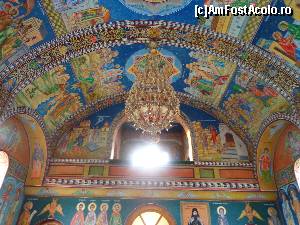 P37 [AUG-2013] Mănăstirea Colilia - vedere interioară din biserica cu hramul ”Intrarea în Biserică a Maicii Domnului”