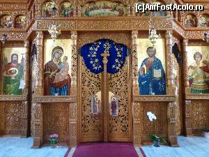 P41 [AUG-2013] Mănăstirea Colilia - vedere interioară din biserica cu hramul ”Intrarea în Biserică a Maicii Domnului”