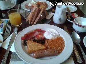 [P11] Celebrul scottish breakfast: toast, haggis, poached egg, bacon, iahnie delicioasă, ciuperci şi un pic de roşie la grătar şi triunghiul din cartofi: yammy!  » foto by le_maitre
 - 
<span class="allrVoted glyphicon glyphicon-heart hidden" id="av505768"></span>
<a class="m-l-10 hidden" id="sv505768" onclick="voting_Foto_DelVot(,505768,16326)" role="button">șterge vot <span class="glyphicon glyphicon-remove"></span></a>
<a id="v9505768" class=" c-red"  onclick="voting_Foto_SetVot(505768)" role="button"><span class="glyphicon glyphicon-heart-empty"></span> <b>LIKE</b> = Votează poza</a> <img class="hidden"  id="f505768W9" src="/imagini/loader.gif" border="0" /><span class="AjErrMes hidden" id="e505768ErM"></span>