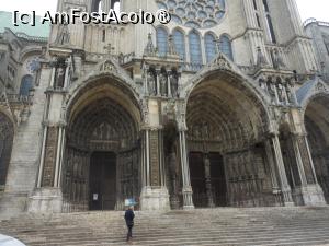 [P09] Chartres - Catedrala Notre-Dame de Chartres. Intrarea. » foto by iulianic
 - 
<span class="allrVoted glyphicon glyphicon-heart hidden" id="av1441118"></span>
<a class="m-l-10 hidden" id="sv1441118" onclick="voting_Foto_DelVot(,1441118,16471)" role="button">șterge vot <span class="glyphicon glyphicon-remove"></span></a>
<a id="v91441118" class=" c-red"  onclick="voting_Foto_SetVot(1441118)" role="button"><span class="glyphicon glyphicon-heart-empty"></span> <b>LIKE</b> = Votează poza</a> <img class="hidden"  id="f1441118W9" src="/imagini/loader.gif" border="0" /><span class="AjErrMes hidden" id="e1441118ErM"></span>