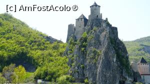 [P19] Cetatea Golubac văzută de pe apă » foto by pepsi70ro
 - 
<span class="allrVoted glyphicon glyphicon-heart hidden" id="av1527640"></span>
<a class="m-l-10 hidden" id="sv1527640" onclick="voting_Foto_DelVot(,1527640,16590)" role="button">șterge vot <span class="glyphicon glyphicon-remove"></span></a>
<a id="v91527640" class=" c-red"  onclick="voting_Foto_SetVot(1527640)" role="button"><span class="glyphicon glyphicon-heart-empty"></span> <b>LIKE</b> = Votează poza</a> <img class="hidden"  id="f1527640W9" src="/imagini/loader.gif" border="0" /><span class="AjErrMes hidden" id="e1527640ErM"></span>