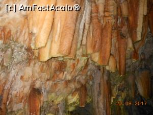 [P10] Kefalonia - Peștera Drogarati, stalactite fracturate la cutremure.  » foto by iulianic
 - 
<span class="allrVoted glyphicon glyphicon-heart hidden" id="av910433"></span>
<a class="m-l-10 hidden" id="sv910433" onclick="voting_Foto_DelVot(,910433,16617)" role="button">șterge vot <span class="glyphicon glyphicon-remove"></span></a>
<a id="v9910433" class=" c-red"  onclick="voting_Foto_SetVot(910433)" role="button"><span class="glyphicon glyphicon-heart-empty"></span> <b>LIKE</b> = Votează poza</a> <img class="hidden"  id="f910433W9" src="/imagini/loader.gif" border="0" /><span class="AjErrMes hidden" id="e910433ErM"></span>