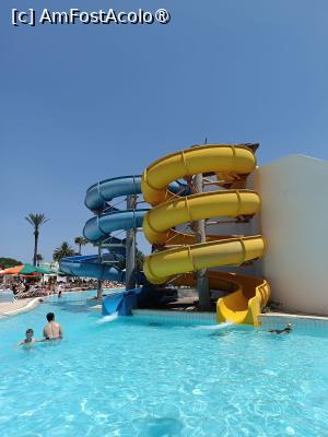 [P06] Toboganele de la piscina hotel » foto by Florenta90
 - 
<span class="allrVoted glyphicon glyphicon-heart hidden" id="av1518148"></span>
<a class="m-l-10 hidden" id="sv1518148" onclick="voting_Foto_DelVot(,1518148,16748)" role="button">șterge vot <span class="glyphicon glyphicon-remove"></span></a>
<a id="v91518148" class=" c-red"  onclick="voting_Foto_SetVot(1518148)" role="button"><span class="glyphicon glyphicon-heart-empty"></span> <b>LIKE</b> = Votează poza</a> <img class="hidden"  id="f1518148W9" src="/imagini/loader.gif" border="0" /><span class="AjErrMes hidden" id="e1518148ErM"></span>