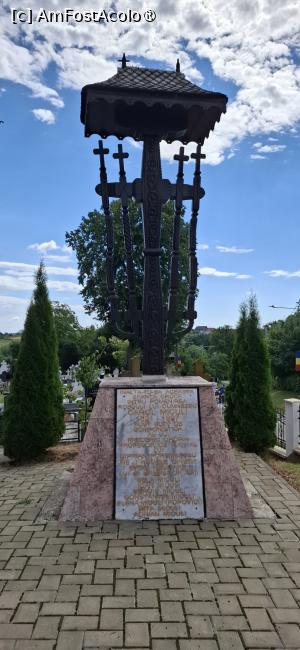 [P10] Stupca - La biserica din sat, monumentul comemorativ Carol Miculi. » foto by iulianic
 - 
<span class="allrVoted glyphicon glyphicon-heart hidden" id="av1541696"></span>
<a class="m-l-10 hidden" id="sv1541696" onclick="voting_Foto_DelVot(,1541696,16986)" role="button">șterge vot <span class="glyphicon glyphicon-remove"></span></a>
<a id="v91541696" class=" c-red"  onclick="voting_Foto_SetVot(1541696)" role="button"><span class="glyphicon glyphicon-heart-empty"></span> <b>LIKE</b> = Votează poza</a> <img class="hidden"  id="f1541696W9" src="/imagini/loader.gif" border="0" /><span class="AjErrMes hidden" id="e1541696ErM"></span>