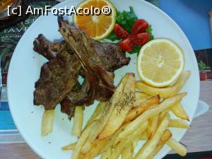 [P05] Cotlete de berbecut la taverna Christos » foto by mirmicu
 - 
<span class="allrVoted glyphicon glyphicon-heart hidden" id="av977027"></span>
<a class="m-l-10 hidden" id="sv977027" onclick="voting_Foto_DelVot(,977027,17099)" role="button">șterge vot <span class="glyphicon glyphicon-remove"></span></a>
<a id="v9977027" class=" c-red"  onclick="voting_Foto_SetVot(977027)" role="button"><span class="glyphicon glyphicon-heart-empty"></span> <b>LIKE</b> = Votează poza</a> <img class="hidden"  id="f977027W9" src="/imagini/loader.gif" border="0" /><span class="AjErrMes hidden" id="e977027ErM"></span>