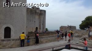 [P10] Pe esplanada care înconjoară castelul: dincolo de parapet este șanțul de apă » foto by diacrys*
 - 
<span class="allrVoted glyphicon glyphicon-heart hidden" id="av1039370"></span>
<a class="m-l-10 hidden" id="sv1039370" onclick="voting_Foto_DelVot(,1039370,17664)" role="button">șterge vot <span class="glyphicon glyphicon-remove"></span></a>
<a id="v91039370" class=" c-red"  onclick="voting_Foto_SetVot(1039370)" role="button"><span class="glyphicon glyphicon-heart-empty"></span> <b>LIKE</b> = Votează poza</a> <img class="hidden"  id="f1039370W9" src="/imagini/loader.gif" border="0" /><span class="AjErrMes hidden" id="e1039370ErM"></span>