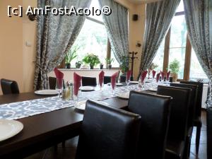 [P05] Sala restaurantului.  » foto by Safta Radu
 - 
<span class="allrVoted glyphicon glyphicon-heart hidden" id="av900329"></span>
<a class="m-l-10 hidden" id="sv900329" onclick="voting_Foto_DelVot(,900329,17702)" role="button">șterge vot <span class="glyphicon glyphicon-remove"></span></a>
<a id="v9900329" class=" c-red"  onclick="voting_Foto_SetVot(900329)" role="button"><span class="glyphicon glyphicon-heart-empty"></span> <b>LIKE</b> = Votează poza</a> <img class="hidden"  id="f900329W9" src="/imagini/loader.gif" border="0" /><span class="AjErrMes hidden" id="e900329ErM"></span>