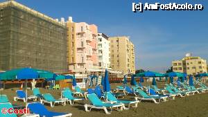 [P22] Alături de Costantiana Beach Hotel Apartments, se înșiruie și alte hoteluri. Cel mai mic și mai deschis la culoare este Flamingo Beach Hotel, care are pe fațadă desenat un flamingo.  » foto by Costi
 - 
<span class="allrVoted glyphicon glyphicon-heart hidden" id="av690607"></span>
<a class="m-l-10 hidden" id="sv690607" onclick="voting_Foto_DelVot(,690607,17831)" role="button">șterge vot <span class="glyphicon glyphicon-remove"></span></a>
<a id="v9690607" class=" c-red"  onclick="voting_Foto_SetVot(690607)" role="button"><span class="glyphicon glyphicon-heart-empty"></span> <b>LIKE</b> = Votează poza</a> <img class="hidden"  id="f690607W9" src="/imagini/loader.gif" border="0" /><span class="AjErrMes hidden" id="e690607ErM"></span>