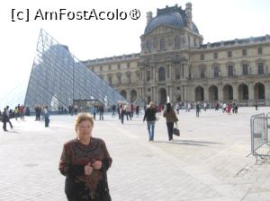 [P02]  Prima vizită la Paris în 1991. Louvre » foto by Michi
 - 
<span class="allrVoted glyphicon glyphicon-heart hidden" id="av1482834"></span>
<a class="m-l-10 hidden" id="sv1482834" onclick="voting_Foto_DelVot(,1482834,17887)" role="button">șterge vot <span class="glyphicon glyphicon-remove"></span></a>
<a id="v91482834" class=" c-red"  onclick="voting_Foto_SetVot(1482834)" role="button"><span class="glyphicon glyphicon-heart-empty"></span> <b>LIKE</b> = Votează poza</a> <img class="hidden"  id="f1482834W9" src="/imagini/loader.gif" border="0" /><span class="AjErrMes hidden" id="e1482834ErM"></span>