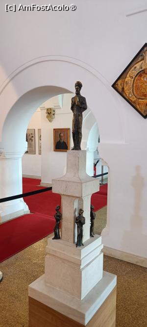 [P23] Grup statuar dedicat lui Constantin Brâncoveanu și fiilor (Mihai Marcu, 2003). » foto by tata123 🔱
 - 
<span class="allrVoted glyphicon glyphicon-heart hidden" id="av1507025"></span>
<a class="m-l-10 hidden" id="sv1507025" onclick="voting_Foto_DelVot(,1507025,18120)" role="button">șterge vot <span class="glyphicon glyphicon-remove"></span></a>
<a id="v91507025" class=" c-red"  onclick="voting_Foto_SetVot(1507025)" role="button"><span class="glyphicon glyphicon-heart-empty"></span> <b>LIKE</b> = Votează poza</a> <img class="hidden"  id="f1507025W9" src="/imagini/loader.gif" border="0" /><span class="AjErrMes hidden" id="e1507025ErM"></span>