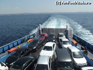 P02 [AUG-2013] Imbarcati pe ferry spre insula Bozcaada. In urma ramane tarmul turcesc