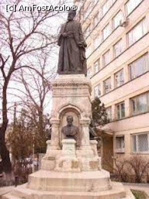 [P55] Statuia lui Dinicu Golescu din Buc. » foto by Michi <span class="label label-default labelC_thin small">NEVOTABILĂ</span>