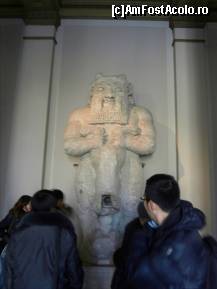 [P09] In Muzeul de Arheologie, o statuie a Zeului Bes (un zeu din Panteonul Cipriot) tinand in mana un leu. Se banuieste ca aceasta statuie facea parte dintr-o fantana.. » foto by TraianS
 - 
<span class="allrVoted glyphicon glyphicon-heart hidden" id="av330525"></span>
<a class="m-l-10 hidden" id="sv330525" onclick="voting_Foto_DelVot(,330525,18404)" role="button">șterge vot <span class="glyphicon glyphicon-remove"></span></a>
<a id="v9330525" class=" c-red"  onclick="voting_Foto_SetVot(330525)" role="button"><span class="glyphicon glyphicon-heart-empty"></span> <b>LIKE</b> = Votează poza</a> <img class="hidden"  id="f330525W9" src="/imagini/loader.gif" border="0" /><span class="AjErrMes hidden" id="e330525ErM"></span>