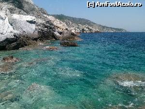 P06 [JUL-2015] Marea, la Agios Ioannis are trei culori, e cristalina la mal, apoi ea devine verde si in departare e albastra