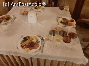 [P63] A treia staie - Restaurantul » foto by adso
 - 
<span class="allrVoted glyphicon glyphicon-heart hidden" id="av1532686"></span>
<a class="m-l-10 hidden" id="sv1532686" onclick="voting_Foto_DelVot(,1532686,18927)" role="button">șterge vot <span class="glyphicon glyphicon-remove"></span></a>
<a id="v91532686" class=" c-red"  onclick="voting_Foto_SetVot(1532686)" role="button"><span class="glyphicon glyphicon-heart-empty"></span> <b>LIKE</b> = Votează poza</a> <img class="hidden"  id="f1532686W9" src="/imagini/loader.gif" border="0" /><span class="AjErrMes hidden" id="e1532686ErM"></span>