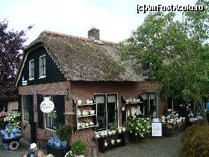 P24 [AUG-2014] Muzeul local Rhoda cu ceramica locala din Giethoorn