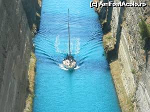 P09 [JUL-2014] Mi-aș fi dorit să mă plimb eu cu acest vaporaș de-a lungul Canalului Corint. Cred că este o senzație de neegalat.