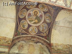 [P16] Biserica Mănăstirii Sfântul Nicolae Balamuci (Sitaru): detaliu de frescă din pridvor.  » foto by Carmen Ion
 - 
<span class="allrVoted glyphicon glyphicon-heart hidden" id="av741477"></span>
<a class="m-l-10 hidden" id="sv741477" onclick="voting_Foto_DelVot(,741477,19771)" role="button">șterge vot <span class="glyphicon glyphicon-remove"></span></a>
<a id="v9741477" class=" c-red"  onclick="voting_Foto_SetVot(741477)" role="button"><span class="glyphicon glyphicon-heart-empty"></span> <b>LIKE</b> = Votează poza</a> <img class="hidden"  id="f741477W9" src="/imagini/loader.gif" border="0" /><span class="AjErrMes hidden" id="e741477ErM"></span>