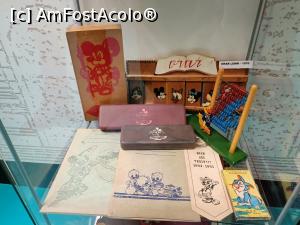 [P09] Expoziția „Walt Disney fabricat în România comunistă” - rechizite. » foto by tata123 🔱
 - 
<span class="allrVoted glyphicon glyphicon-heart hidden" id="av1350057"></span>
<a class="m-l-10 hidden" id="sv1350057" onclick="voting_Foto_DelVot(,1350057,20188)" role="button">șterge vot <span class="glyphicon glyphicon-remove"></span></a>
<a id="v91350057" class=" c-red"  onclick="voting_Foto_SetVot(1350057)" role="button"><span class="glyphicon glyphicon-heart-empty"></span> <b>LIKE</b> = Votează poza</a> <img class="hidden"  id="f1350057W9" src="/imagini/loader.gif" border="0" /><span class="AjErrMes hidden" id="e1350057ErM"></span>