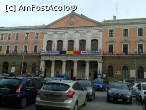 [P23] Spate în spate cu hotelul nostru de pe strada Piccinni, teatrul cu același nume de pe Corso Vittorio Emmanuele, principala arteră din Bari.  » foto by Aurici
 - 
<span class="allrVoted glyphicon glyphicon-heart hidden" id="av731929"></span>
<a class="m-l-10 hidden" id="sv731929" onclick="voting_Foto_DelVot(,731929,20196)" role="button">șterge vot <span class="glyphicon glyphicon-remove"></span></a>
<a id="v9731929" class=" c-red"  onclick="voting_Foto_SetVot(731929)" role="button"><span class="glyphicon glyphicon-heart-empty"></span> <b>LIKE</b> = Votează poza</a> <img class="hidden"  id="f731929W9" src="/imagini/loader.gif" border="0" /><span class="AjErrMes hidden" id="e731929ErM"></span>