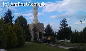 [P10] Statuia cu Fecioara Maria din oraşul Haskovo, Bulgaria văzută din spate.  » foto by traian.leuca †
 - 
<span class="allrVoted glyphicon glyphicon-heart hidden" id="av733468"></span>
<a class="m-l-10 hidden" id="sv733468" onclick="voting_Foto_DelVot(,733468,20212)" role="button">șterge vot <span class="glyphicon glyphicon-remove"></span></a>
<a id="v9733468" class=" c-red"  onclick="voting_Foto_SetVot(733468)" role="button"><span class="glyphicon glyphicon-heart-empty"></span> <b>LIKE</b> = Votează poza</a> <img class="hidden"  id="f733468W9" src="/imagini/loader.gif" border="0" /><span class="AjErrMes hidden" id="e733468ErM"></span>