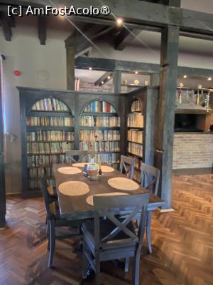 [P28] Gradina Snagov. Restaurantul. » foto by Floria
 - 
<span class="allrVoted glyphicon glyphicon-heart hidden" id="av1483457"></span>
<a class="m-l-10 hidden" id="sv1483457" onclick="voting_Foto_DelVot(,1483457,20727)" role="button">șterge vot <span class="glyphicon glyphicon-remove"></span></a>
<a id="v91483457" class=" c-red"  onclick="voting_Foto_SetVot(1483457)" role="button"><span class="glyphicon glyphicon-heart-empty"></span> <b>LIKE</b> = Votează poza</a> <img class="hidden"  id="f1483457W9" src="/imagini/loader.gif" border="0" /><span class="AjErrMes hidden" id="e1483457ErM"></span>