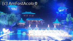 [P51] Concluzionez spunand ca, pentru vizitatorii orasului Xi'an, participarea la acest spectacol este mai mult decat un show, este o sansa de a calatori in timp, de a simti grandoarea dinastiei Tang si de a experimenta una dintre cele mai emblematice povesti de dragoste si tragedie din China, intr-un cadru natural de neuitat. » foto by geani anto
 - 
<span class="allrVoted glyphicon glyphicon-heart hidden" id="av1498224"></span>
<a class="m-l-10 hidden" id="sv1498224" onclick="voting_Foto_DelVot(,1498224,20766)" role="button">șterge vot <span class="glyphicon glyphicon-remove"></span></a>
<a id="v91498224" class=" c-red"  onclick="voting_Foto_SetVot(1498224)" role="button"><span class="glyphicon glyphicon-heart-empty"></span> <b>LIKE</b> = Votează poza</a> <img class="hidden"  id="f1498224W9" src="/imagini/loader.gif" border="0" /><span class="AjErrMes hidden" id="e1498224ErM"></span>