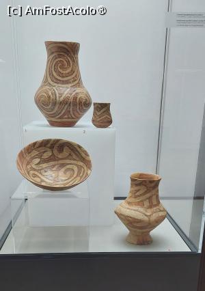 [P26] Expoziția Cucuteni de la Muzeul de Istorie; vase de ceramică, faza Cucuteni A » foto by Carmen Ion
 - 
<span class="allrVoted glyphicon glyphicon-heart hidden" id="av1505445"></span>
<a class="m-l-10 hidden" id="sv1505445" onclick="voting_Foto_DelVot(,1505445,20792)" role="button">șterge vot <span class="glyphicon glyphicon-remove"></span></a>
<a id="v91505445" class=" c-red"  onclick="voting_Foto_SetVot(1505445)" role="button"><span class="glyphicon glyphicon-heart-empty"></span> <b>LIKE</b> = Votează poza</a> <img class="hidden"  id="f1505445W9" src="/imagini/loader.gif" border="0" /><span class="AjErrMes hidden" id="e1505445ErM"></span>