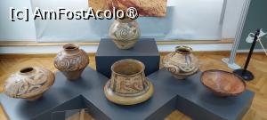 [P32] Expoziția Cucuteni de la Muzeul de Istorie; vase de ceramică, faza Cucuteni B » foto by Carmen Ion
 - 
<span class="allrVoted glyphicon glyphicon-heart hidden" id="av1505451"></span>
<a class="m-l-10 hidden" id="sv1505451" onclick="voting_Foto_DelVot(,1505451,20792)" role="button">șterge vot <span class="glyphicon glyphicon-remove"></span></a>
<a id="v91505451" class=" c-red"  onclick="voting_Foto_SetVot(1505451)" role="button"><span class="glyphicon glyphicon-heart-empty"></span> <b>LIKE</b> = Votează poza</a> <img class="hidden"  id="f1505451W9" src="/imagini/loader.gif" border="0" /><span class="AjErrMes hidden" id="e1505451ErM"></span>