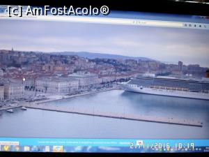 [P01] Webcam din Trieste. O săptămână înainte de îmbarcarea noastră, Costa Mediterranea se afla la terminalul de îmbarcări. În prim plan, (digul) Molo Audace. Mânuța albă indică Hotelul Grand Duchi d*Aosta în spatele căruia era hotelul nostru » foto by Alina53
 - 
<span class="allrVoted glyphicon glyphicon-heart hidden" id="av818657"></span>
<a class="m-l-10 hidden" id="sv818657" onclick="voting_Foto_DelVot(,818657,21331)" role="button">șterge vot <span class="glyphicon glyphicon-remove"></span></a>
<a id="v9818657" class=" c-red"  onclick="voting_Foto_SetVot(818657)" role="button"><span class="glyphicon glyphicon-heart-empty"></span> <b>LIKE</b> = Votează poza</a> <img class="hidden"  id="f818657W9" src="/imagini/loader.gif" border="0" /><span class="AjErrMes hidden" id="e818657ErM"></span>