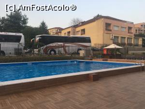 [P14] Parte din piscina exterioară și minibar » foto by Yersinia Pestis
 - 
<span class="allrVoted glyphicon glyphicon-heart hidden" id="av1010140"></span>
<a class="m-l-10 hidden" id="sv1010140" onclick="voting_Foto_DelVot(,1010140,21370)" role="button">șterge vot <span class="glyphicon glyphicon-remove"></span></a>
<a id="v91010140" class=" c-red"  onclick="voting_Foto_SetVot(1010140)" role="button"><span class="glyphicon glyphicon-heart-empty"></span> <b>LIKE</b> = Votează poza</a> <img class="hidden"  id="f1010140W9" src="/imagini/loader.gif" border="0" /><span class="AjErrMes hidden" id="e1010140ErM"></span>