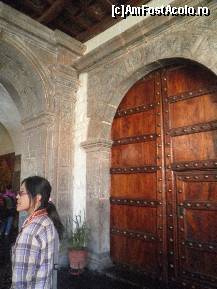 [P19] poarta, vechea intrare in biserica » foto by grecudoina
 - 
<span class="allrVoted glyphicon glyphicon-heart hidden" id="av399691"></span>
<a class="m-l-10 hidden" id="sv399691" onclick="voting_Foto_DelVot(,399691,21384)" role="button">șterge vot <span class="glyphicon glyphicon-remove"></span></a>
<a id="v9399691" class=" c-red"  onclick="voting_Foto_SetVot(399691)" role="button"><span class="glyphicon glyphicon-heart-empty"></span> <b>LIKE</b> = Votează poza</a> <img class="hidden"  id="f399691W9" src="/imagini/loader.gif" border="0" /><span class="AjErrMes hidden" id="e399691ErM"></span>