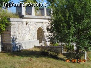 [P49] domeniul Cantacuzino, aici a fost un izvor » foto by Yolanda
 - 
<span class="allrVoted glyphicon glyphicon-heart hidden" id="av1543700"></span>
<a class="m-l-10 hidden" id="sv1543700" onclick="voting_Foto_DelVot(,1543700,21385)" role="button">șterge vot <span class="glyphicon glyphicon-remove"></span></a>
<a id="v91543700" class=" c-red"  onclick="voting_Foto_SetVot(1543700)" role="button"><span class="glyphicon glyphicon-heart-empty"></span> <b>LIKE</b> = Votează poza</a> <img class="hidden"  id="f1543700W9" src="/imagini/loader.gif" border="0" /><span class="AjErrMes hidden" id="e1543700ErM"></span>