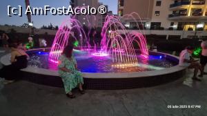 [P18] fântână iluminată » foto by gushpi
 - 
<span class="allrVoted glyphicon glyphicon-heart hidden" id="av1492236"></span>
<a class="m-l-10 hidden" id="sv1492236" onclick="voting_Foto_DelVot(,1492236,21416)" role="button">șterge vot <span class="glyphicon glyphicon-remove"></span></a>
<a id="v91492236" class=" c-red"  onclick="voting_Foto_SetVot(1492236)" role="button"><span class="glyphicon glyphicon-heart-empty"></span> <b>LIKE</b> = Votează poza</a> <img class="hidden"  id="f1492236W9" src="/imagini/loader.gif" border="0" /><span class="AjErrMes hidden" id="e1492236ErM"></span>